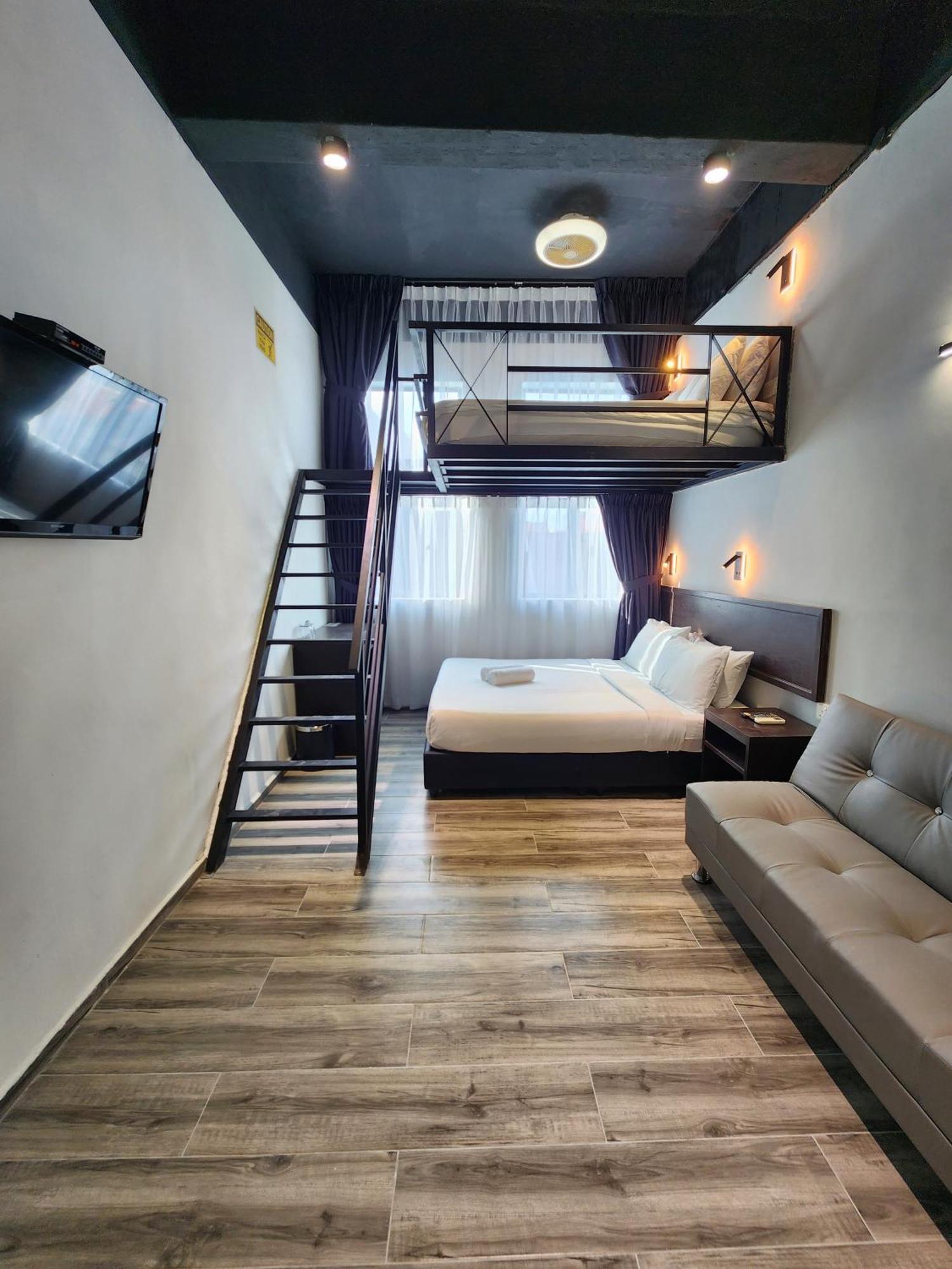 Georgetown Inn By Sky Hive Exterior photo